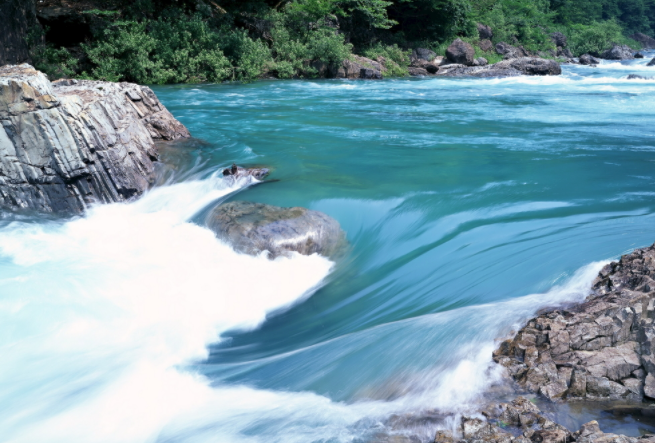 水質(zhì)監(jiān)測儀有效緩解水資源問題（水質(zhì)監(jiān)測儀實(shí)時(shí)監(jiān)測溶解氧、pH值、濁度）